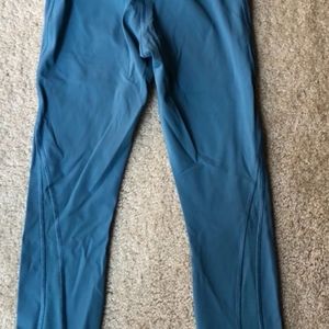 Train times 7/8 size 4 lululemon legging